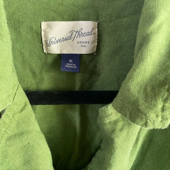Universal Thread XL Army Green Top - Picture 3 of 3